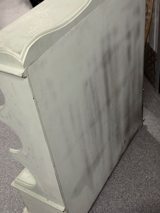 Móvel com prateleiras antigo