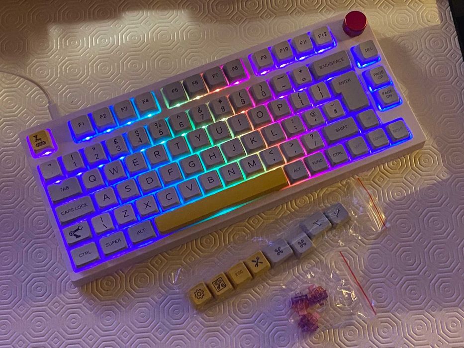 Teclado mecânico TKL Epomaker TH80 Pro