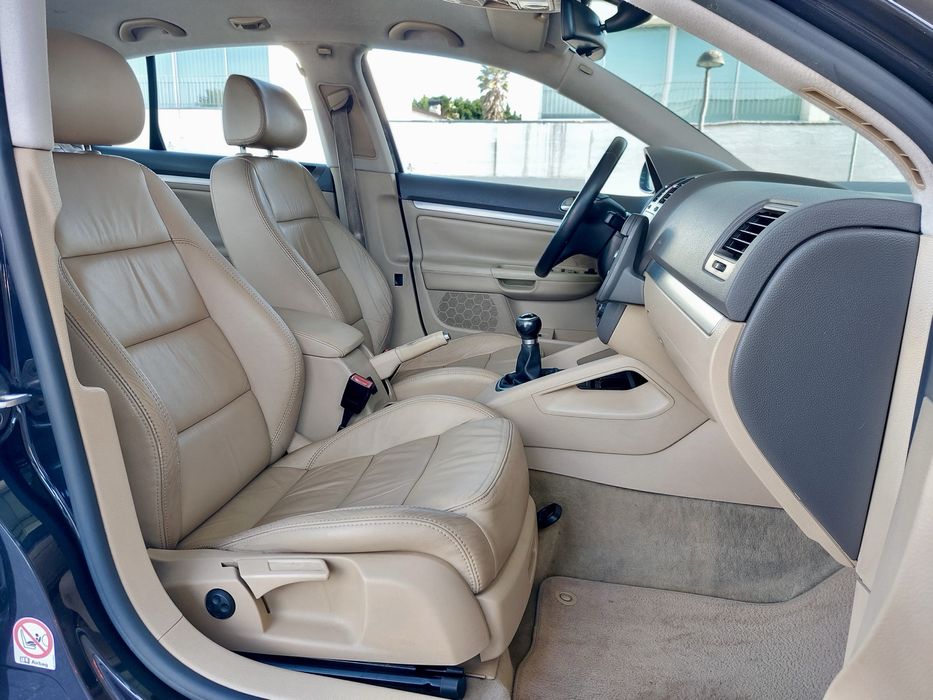Volkswagen  Jetta 2.0 TDI (2007)