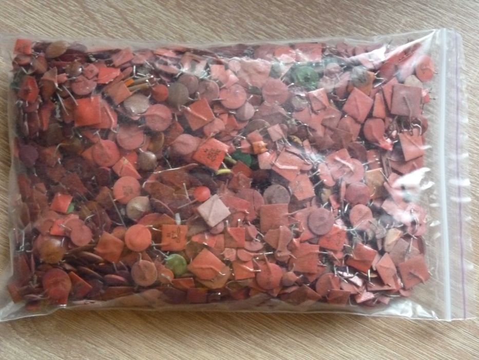 Конденсаторы - флажки - на запчасти, лом, переработку