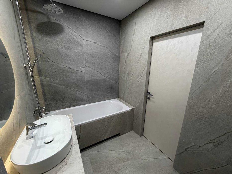 Продам ТОП 1  квартира Днепровская Брама 2