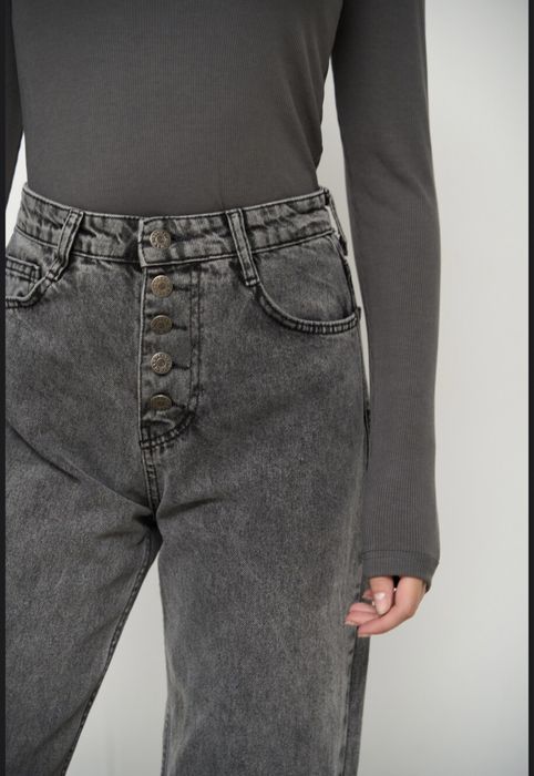 Джинси прямі сірого кольору