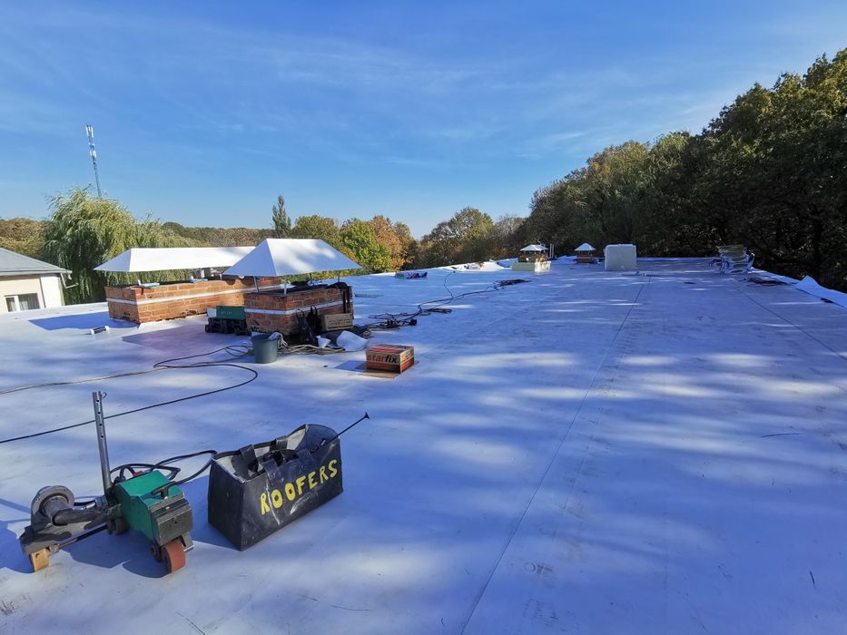 Монтаж ПВХ мембраны. Кровельные работы. Плоская кровля - Будівельні ...