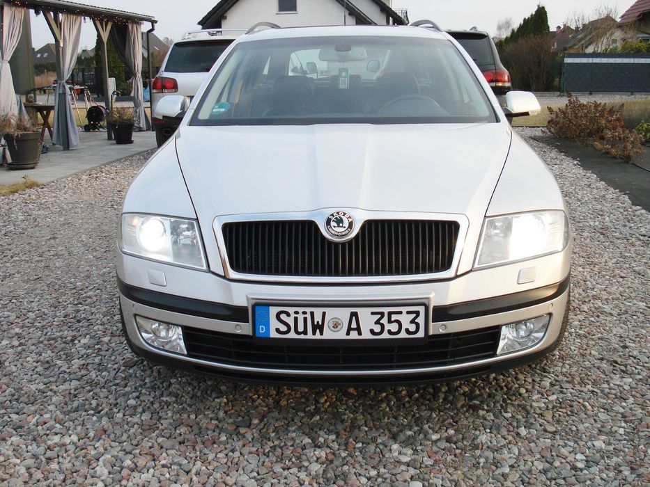 Skoda Octavia Kombi 2.0 FSI 150 KM Niski przebieg - Bogato wyposażona