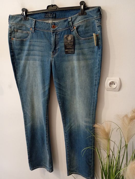 Rozciągliwe jeansy straight rozmiar 48 Lucky Brand