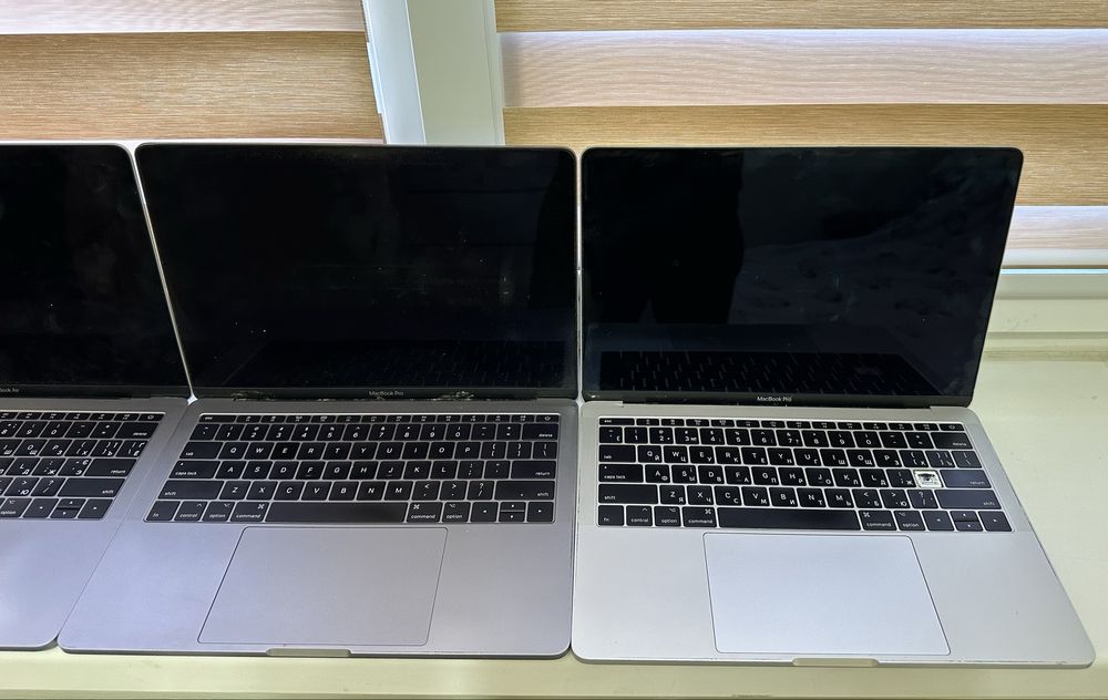 Продам Лот 4 шт Macbook Air/Pro 2016-2017 A1708
