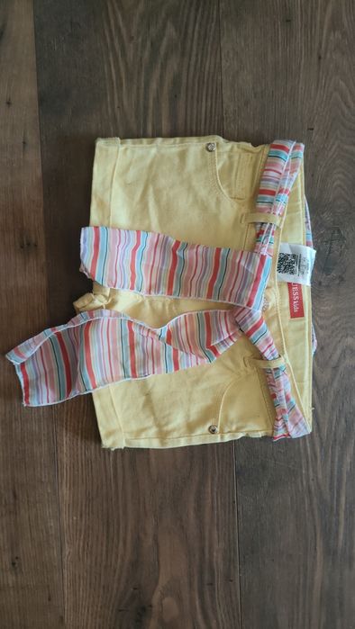 świetne spodenki GUESS kids jak nowe 122/128