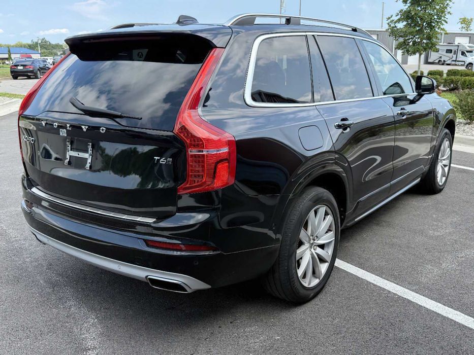 Volvo XC90      2015