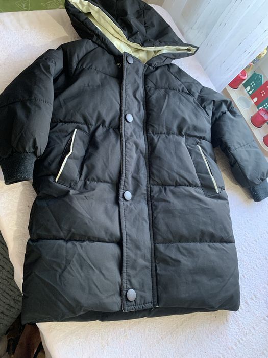 Дитяча курточка  92-98 в гарному стані.