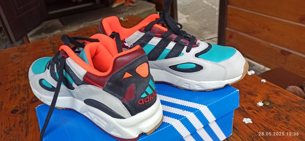 Продам Кросівки Adidas 43  LXCON 94 EE5295