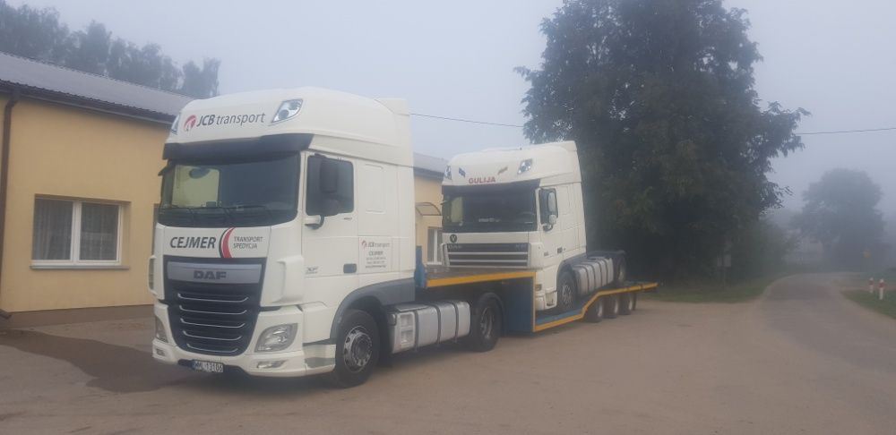 Wynajem naczepy niskopodwoziowej transport ciągników siodłowych maszyn