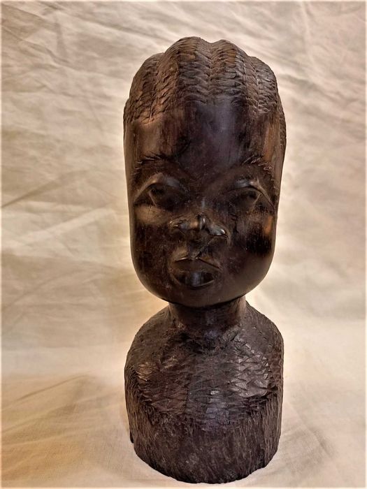 Estatueta Mulher Africana Pau Preto