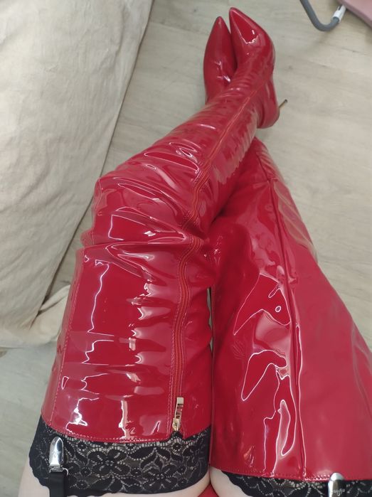 Kozaki czerwone długie skóra lakierowana latex