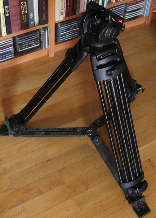 Штатив Manfrotto 525MVB + головка 501HDV + чохол.