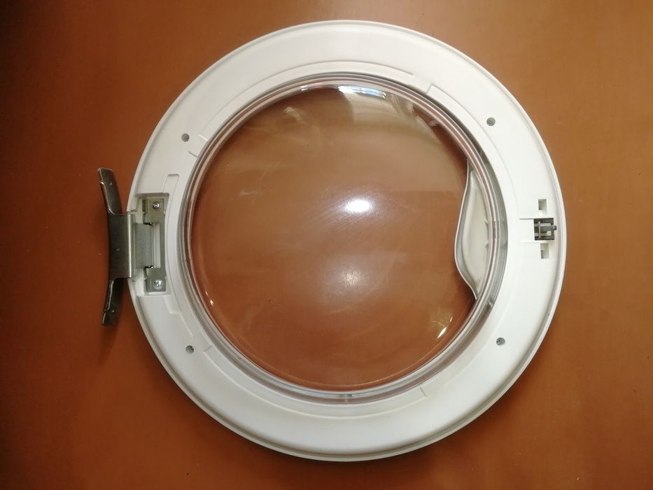 Люк, душевой бокс на стиральную машину INDESIT.