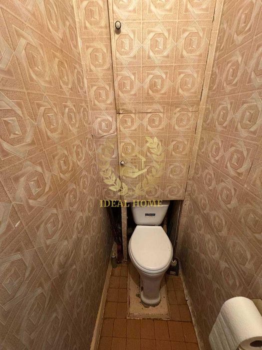 Продається 4-кімнатна квартира у Дніпровському р-ні(метро Лівобережна)