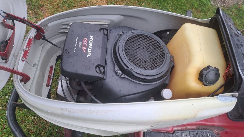 Traktorek kosiarka, silnik honda 2 cylindry