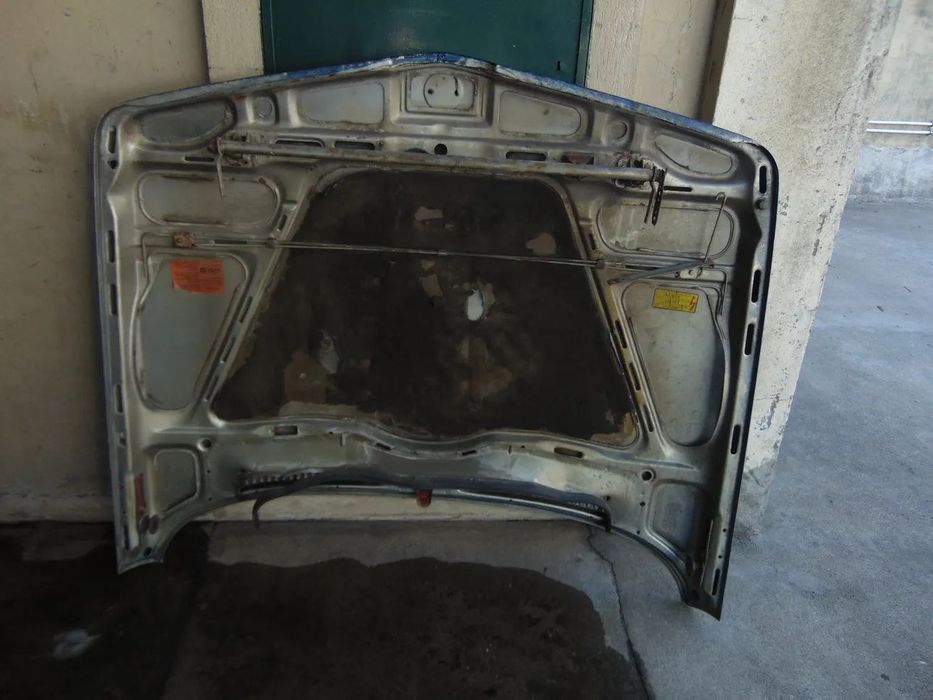 BMW E21 Capot " usado em bom estado " para venda