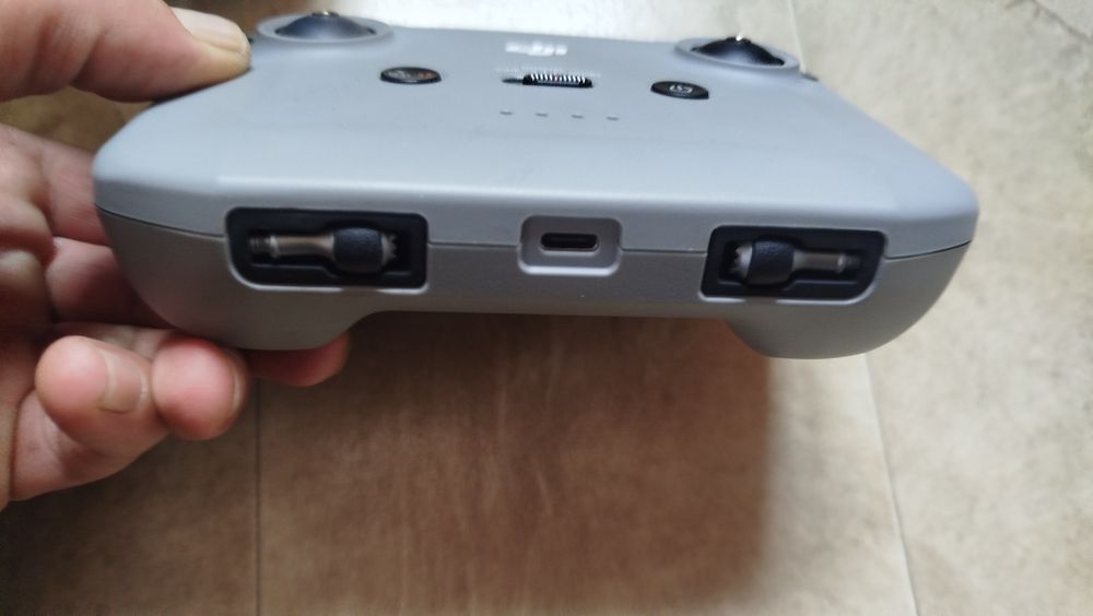 DJI Mini 2 SE все що на фото.