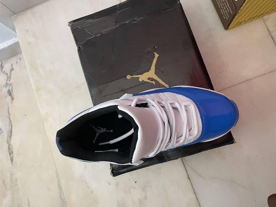 Jordan 11 Azul e Branco