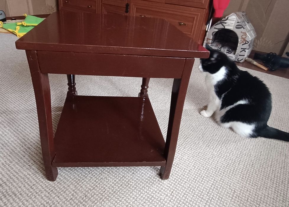 Продам столик ручной работы