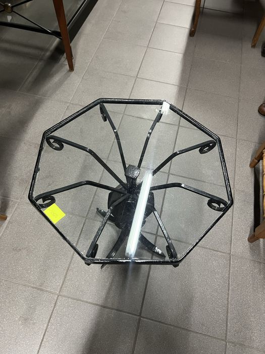 Stylowy stolik kawowy