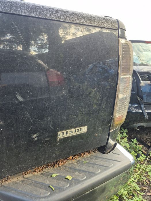 Zdrowa klapa burta nissan navara d40