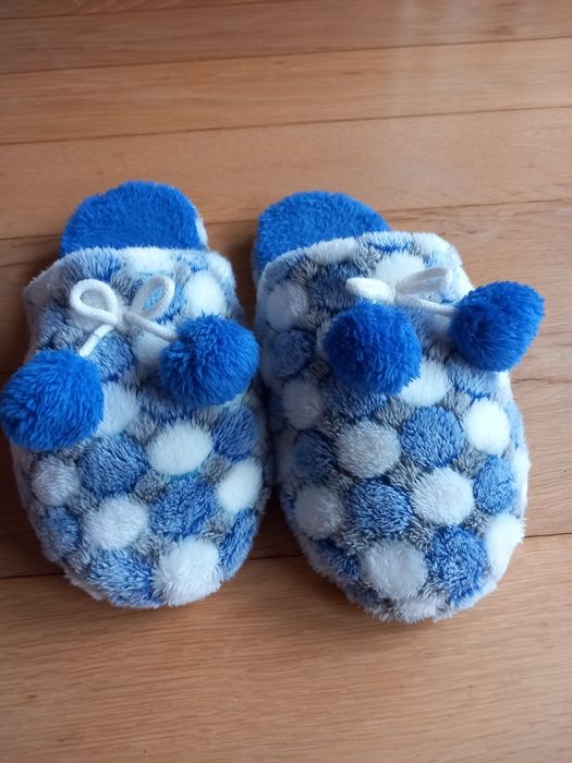 Chinelos de quarto com pompons, tam. 39
