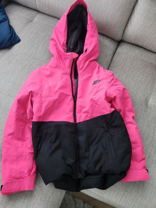 Kurtka 4f rozmiar 122