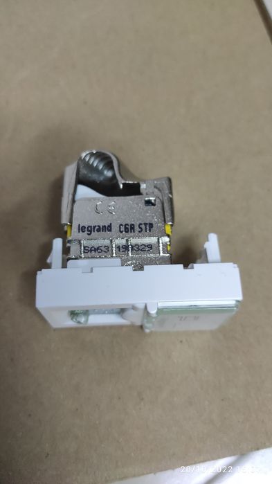 Tomada RJ45 Cat6A STP Legrand 076573