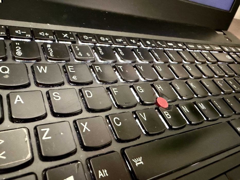 Lenovo ThinkPad T560|15.6"HD|i5-6200u|12Gb Ram|Ssd 250Gb|Bateria 2H|