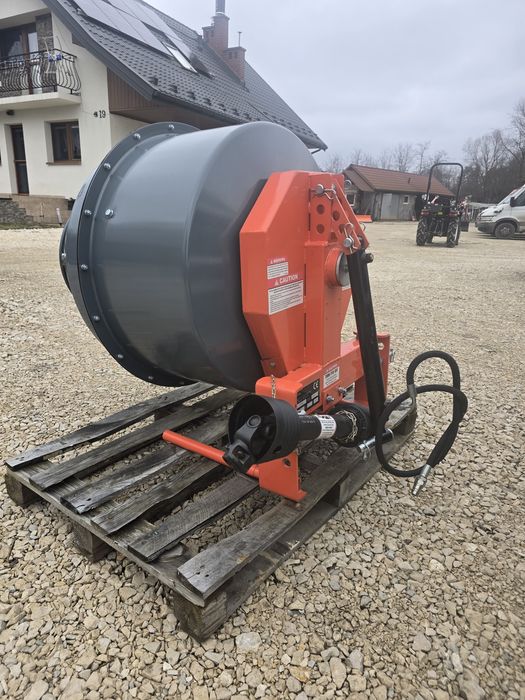 Betoniarka Do Betonu Na Wałek Wom- hydrauliczny wywrot