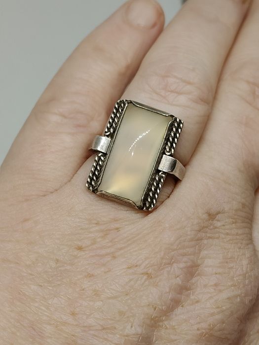 Pierścionek. Rytosztuka. Srebro