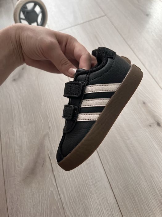 Кросівки adidas 23 розмір