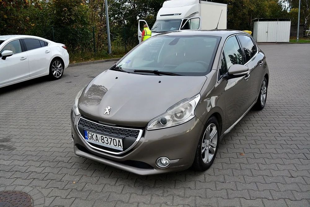 Peugeot 208