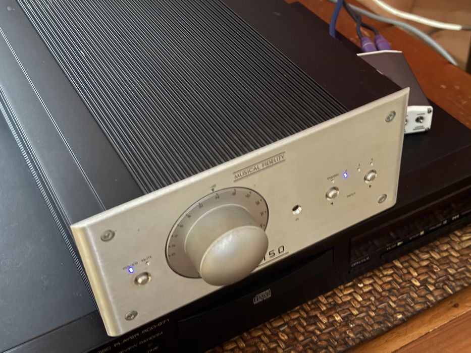 Sistema de Som – Musical Fidelity X-150 + Colunas B&W CM7+ Subwoofer