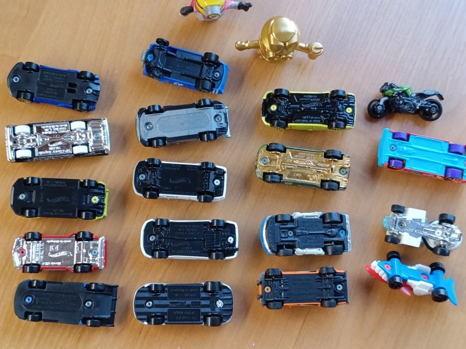 Hot wheels машинки