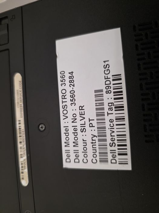 Portátil DELL VOSTRO 3560