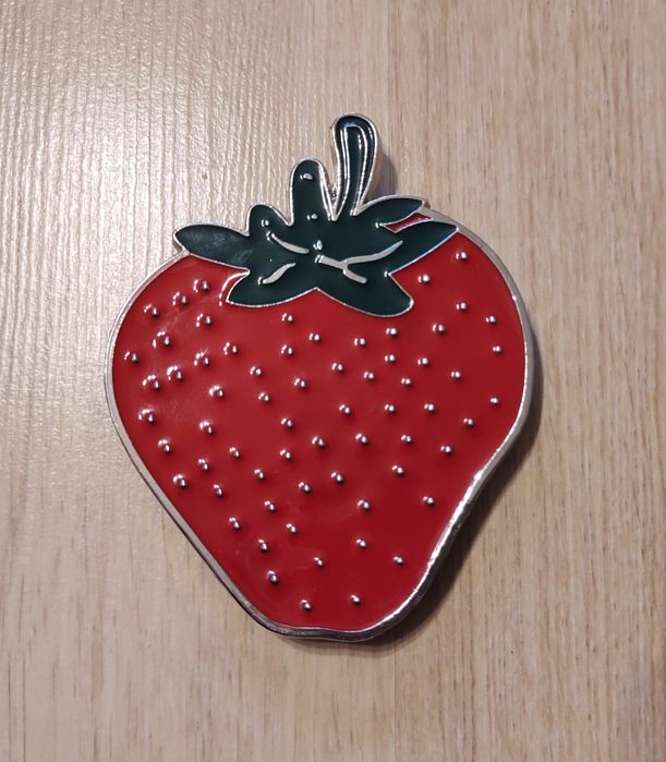 Odjazdowa klamra do paska - truskawka / na pasek o szerokości 4cm