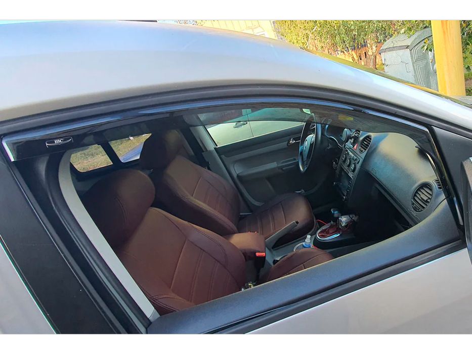 Volkswagen Caddy 2004-2010 рр. Вітровики вставні (2 шт, HIC)