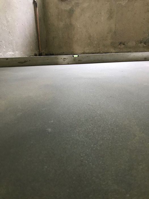 Напівсуха стяжка підлоги | Швидко, чисто, з гарантією!