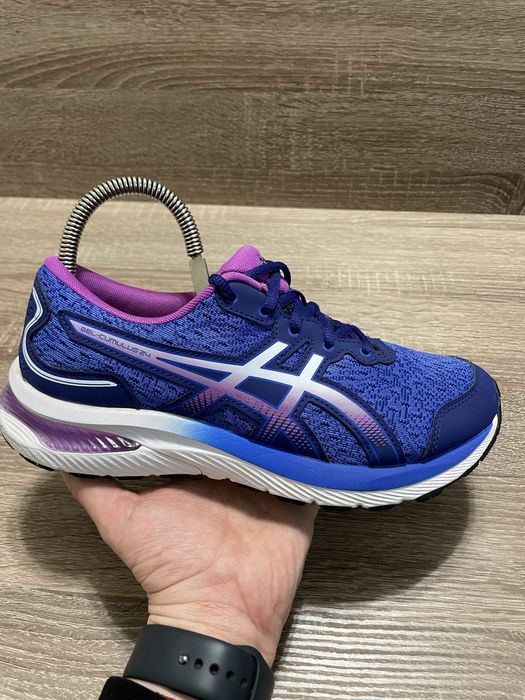 Продам кросівки Asics Gel-Cumulus 37 розміру