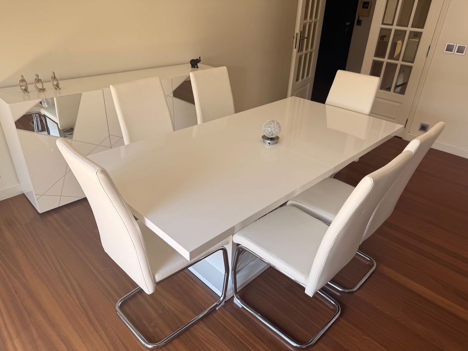 Mobília de sala de jantar