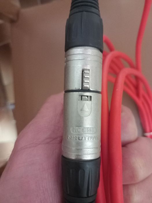 Cabo de 6 metros NEUTRIK NC*MX
XLR fêmea e XLR macho