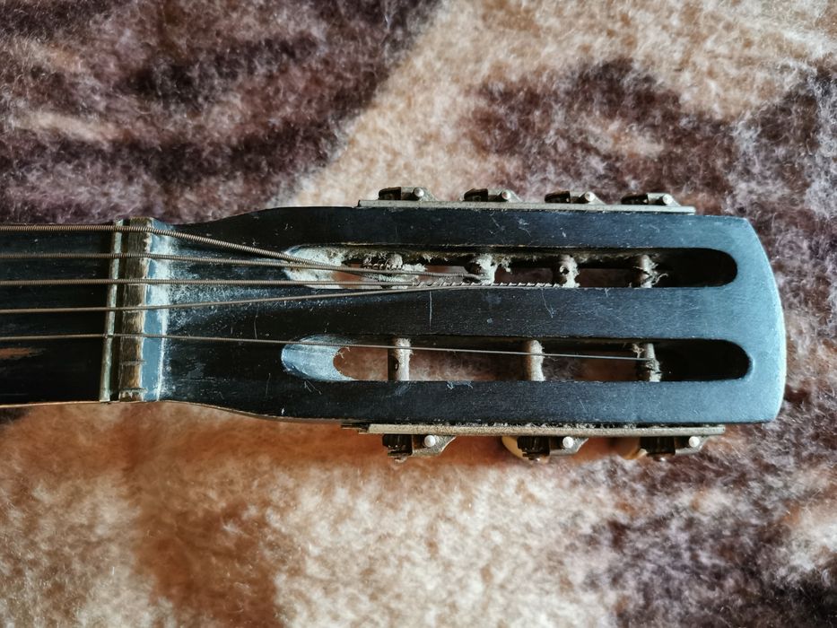 Продам гитару 7 струнную