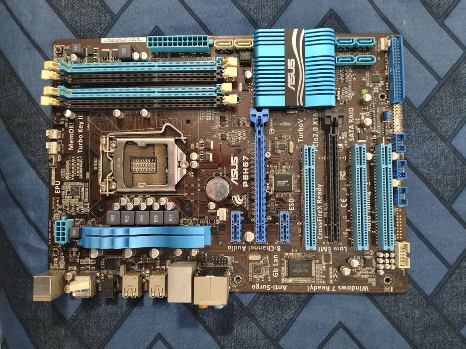 Conjunto de componentes eletrônicos