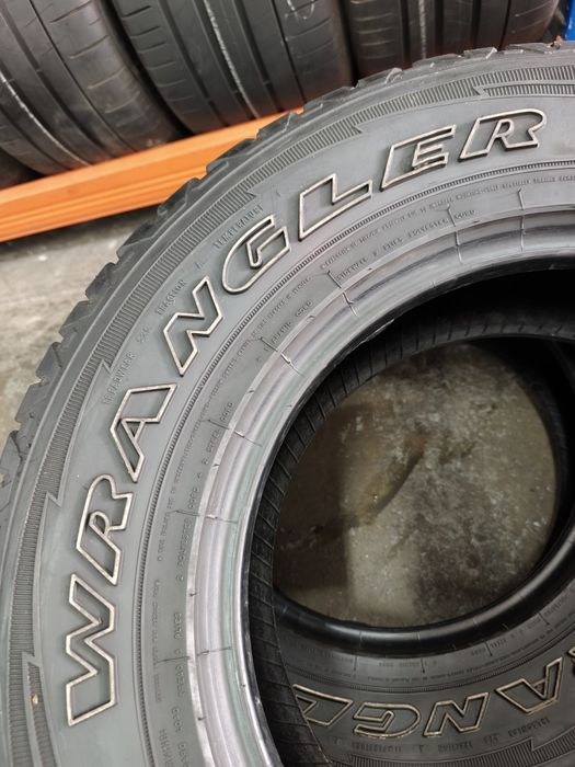 Pneus P245/75r17 110T Good Year Wrangler com 75% piso