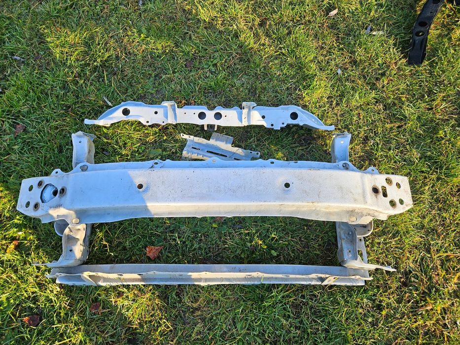 Yaris III pas przód belka strefy