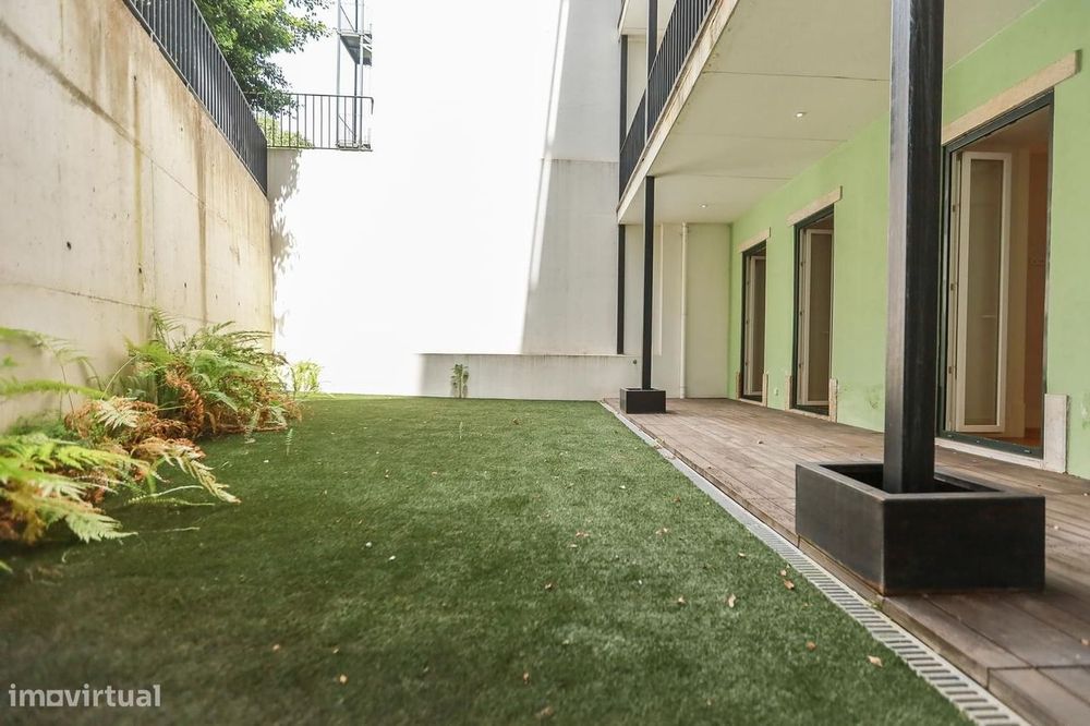 Apartamento T2 com jardim, Lisboa