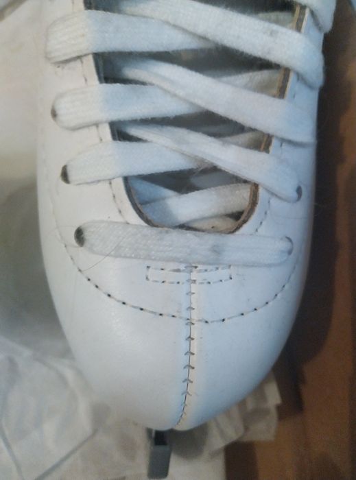 Продам ковзани,коньки професійні